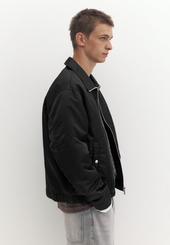Pull&Bear Jacke in Schwarz