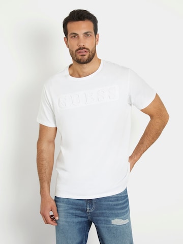 GUESS Футболка в Белый: спереди
