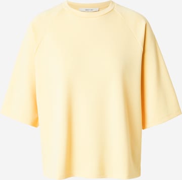 ABOUT YOU T-shirt 'Svea' i gul: framsida