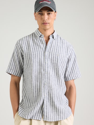 Coupe regular Chemise FYNCH-HATTON en bleu : devant