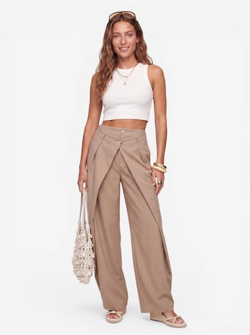 About You x Jessica Haller Loosefit Hose 'Pinstripe' in Beige