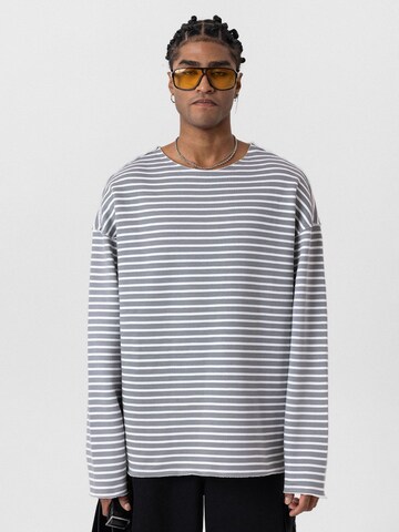 Dandalo - Camiseta 'Brayan' en gris: frente