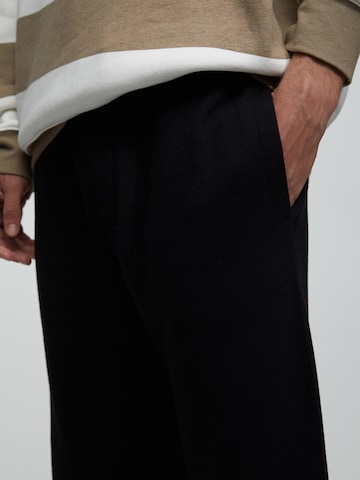 Pull&Bear Tapered Pants in Black