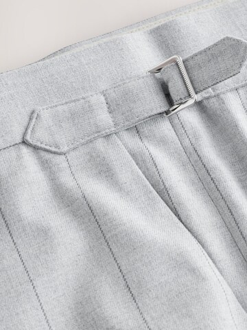 Next Regular Hose in Grau