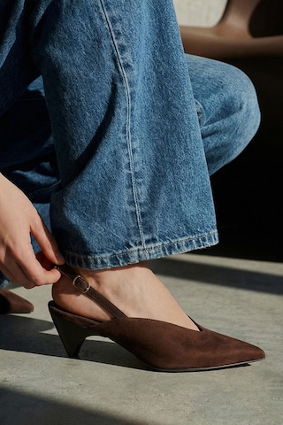 Trendyol Slingback Pumps in Brown
