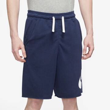 Nike Sportswear Loosefit Byxa 'Club Alumini' i blå: framsida