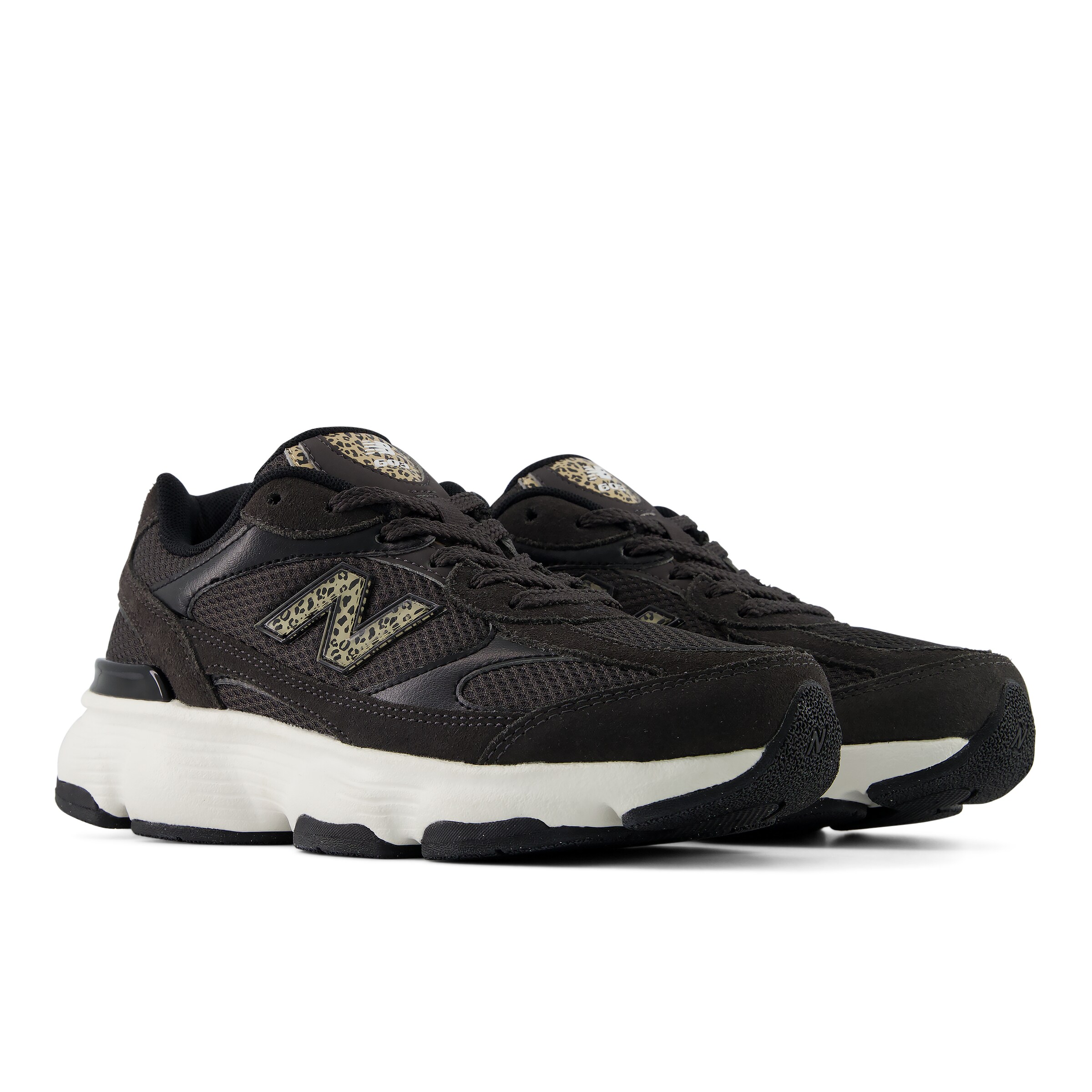 new balance Sneakers in Black