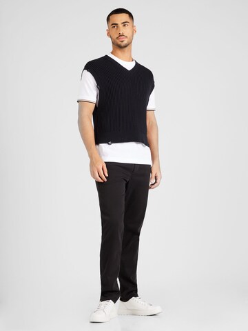 BOSS T-shirt 'Thompson 04' i vit