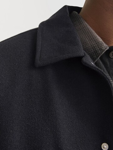 Coupe regular Veste mi-saison 'JCOHelvetica' JACK & JONES en noir