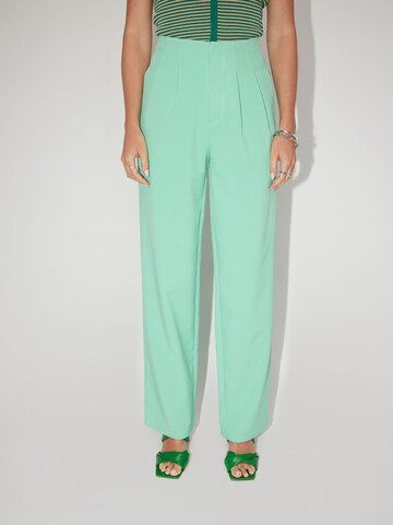 LeGer by Lena Gercke - Pierna ancha Pantalón plisado 'Shanice' en verde: frente