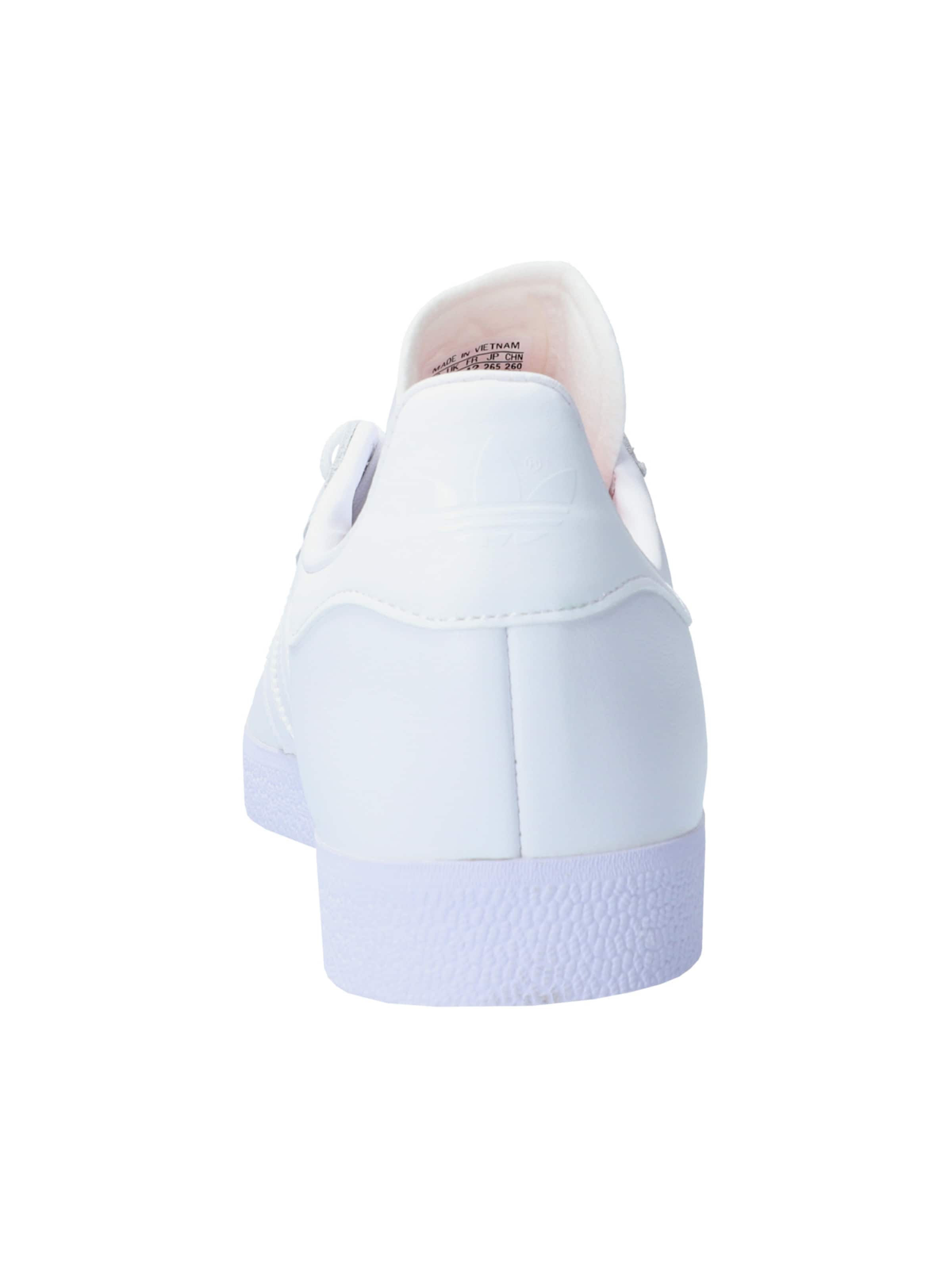 Ladies white adidas on sale gazelle