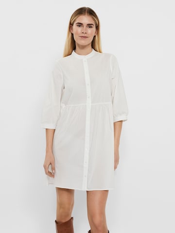 VERO MODA - Vestido camisero 'Sisi' en blanco: frente