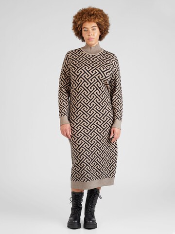 Robes en maille 'ARIA' Vero Moda Curve en beige : devant