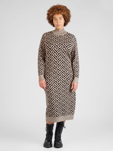 Robes en maille 'ARIA' Vero Moda Curve en beige : devant