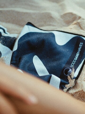 woodsandwaves Strandlaken 'Midnight Florals' in Zwart