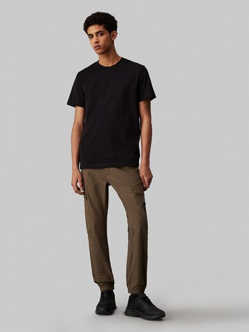 Calvin Klein Jeans Tapered Cargo Pants in Green