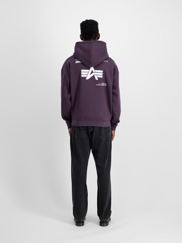 ALPHA INDUSTRIES Sweatshirt in Lila