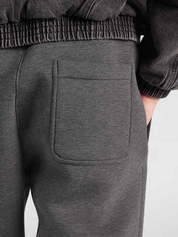 WEEKDAY Loose fit Pants in Grey