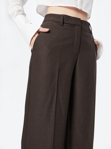 Coster Copenhagen Loose fit Pleated Pants 'Petra' in Brown