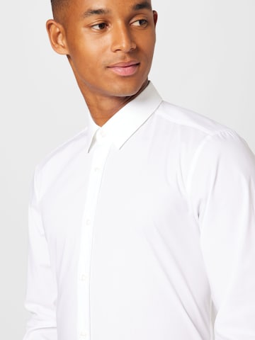 HUGO Red - Slim Fit Camisa 'Elisha' em branco