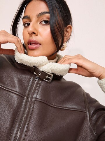 Friends Like These Демисезонная куртка в Коричневый