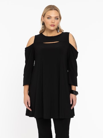 Yoek Tunic in Black: front