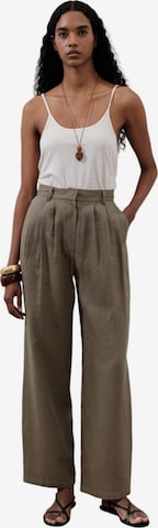 MANUKA Pants in Green: front