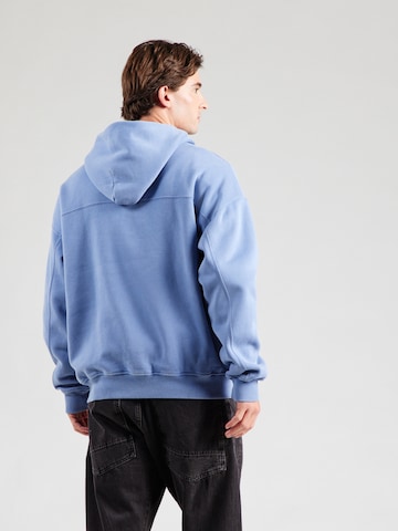 Abercrombie & Fitch Mikina 'ESSENTIAL' – modrá
