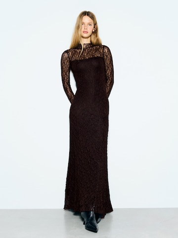 Robe Bershka en marron : devant