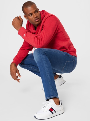 Tommy Jeans - Sweatshirt 'Essential' em vermelho