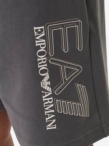 regular Pantaloni sportivi '7M001315 AF13512' di EA7 Emporio Armani in grigio