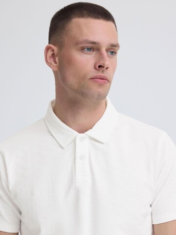 BLEND - Camiseta 'BHFalken' en blanco
