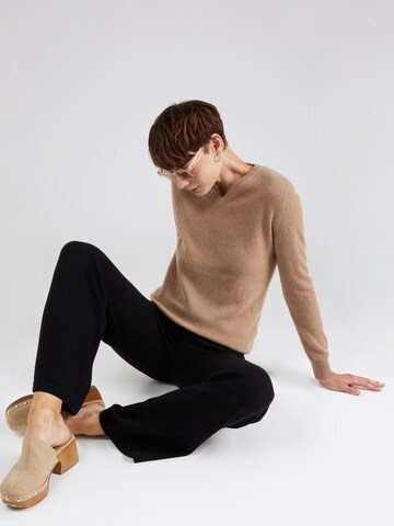 Pure Cashmere NYC Sweater in Beige