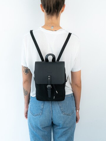 Expatrié Backpack 'Anna' in Black: front