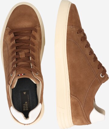 BULLBOXER Sneaker in Braun