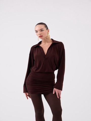 HOLLY LOLLY Kleid in Braun: Vorderseite