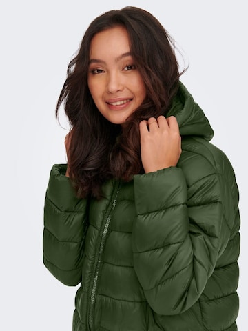 ONLY Зимнее пальто 'Melody' в Зеленый