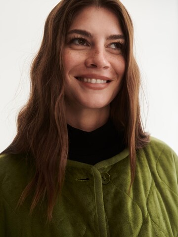 ABOUT YOU x Laura Giurcanu Between-season jacket in Green