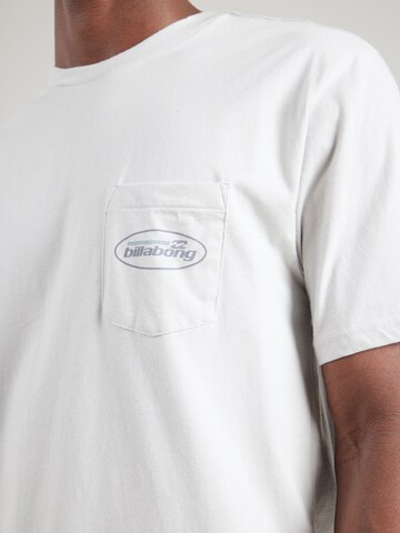 BILLABONG - Camiseta funcional 'BAD DOG' en gris