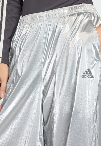 ADIDAS ORIGINALS - Pierna ancha Pantalón 'F50' en plata