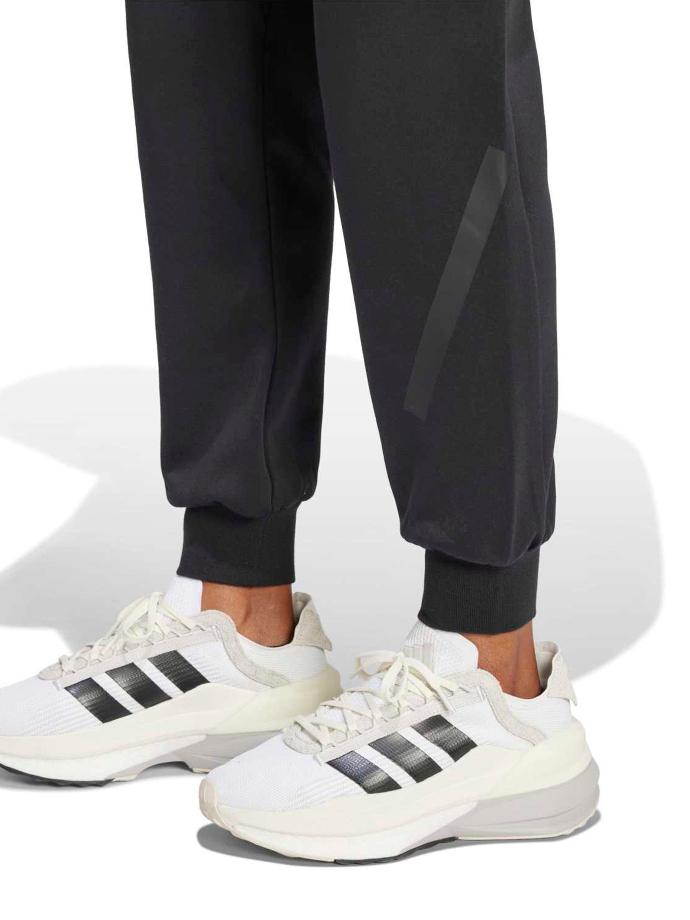 ADIDAS SPORTSWEAR Zwężany krój Spodnie sportowe 'Z.N.E.' w kolorze czarny