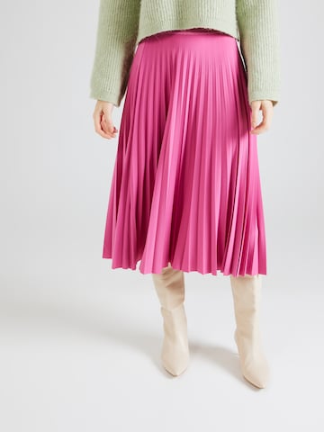 Rich & Royal Skirt in Pink: front