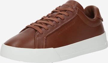 TOMMY HILFIGER Sneaker 'COURT BEST' in Braun: predná strana