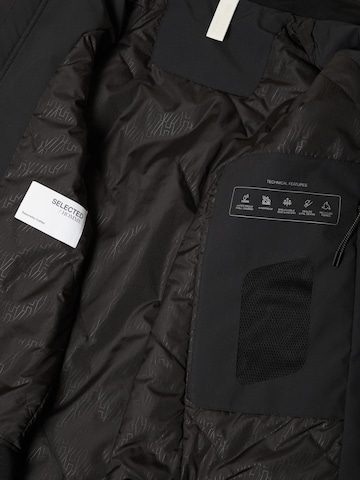 SELECTED HOMME Performance Jacket 'Cedar' in Black