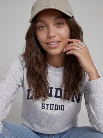 Sweat-shirt 'JREBWOHIO' JJ Rebel en gris