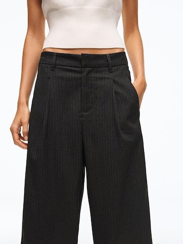 Wide Leg Pantalon à pince Bershka en gris