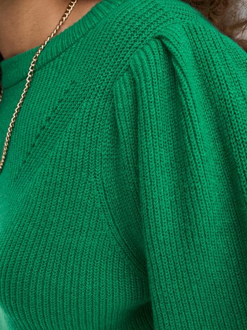 ONLY Carmakoma Sweater 'Fia Katia' in Green