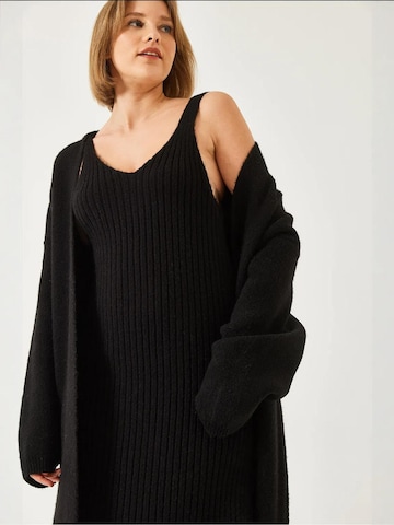Robes en maille Bianco Lucci en noir