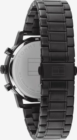 TOMMY HILFIGER Uhr in Schwarz