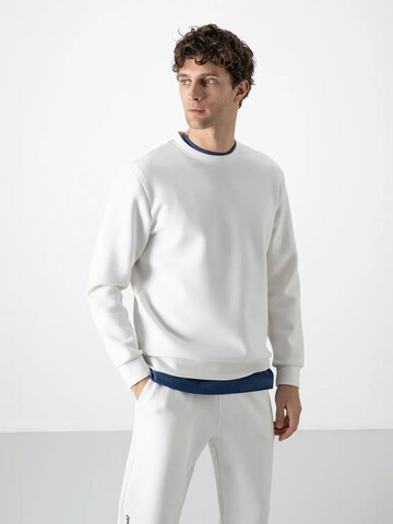 Tommy Life Sweatshirt in White